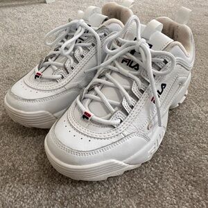 Great condition fila white 90s shoes